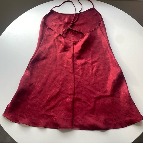 Elegant Red Slip Dress - Picture 2 of 8